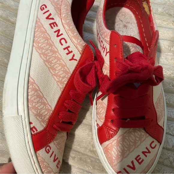 Givenchy Leather Printed Sneakers Size 37 - Picture 2 of 15
